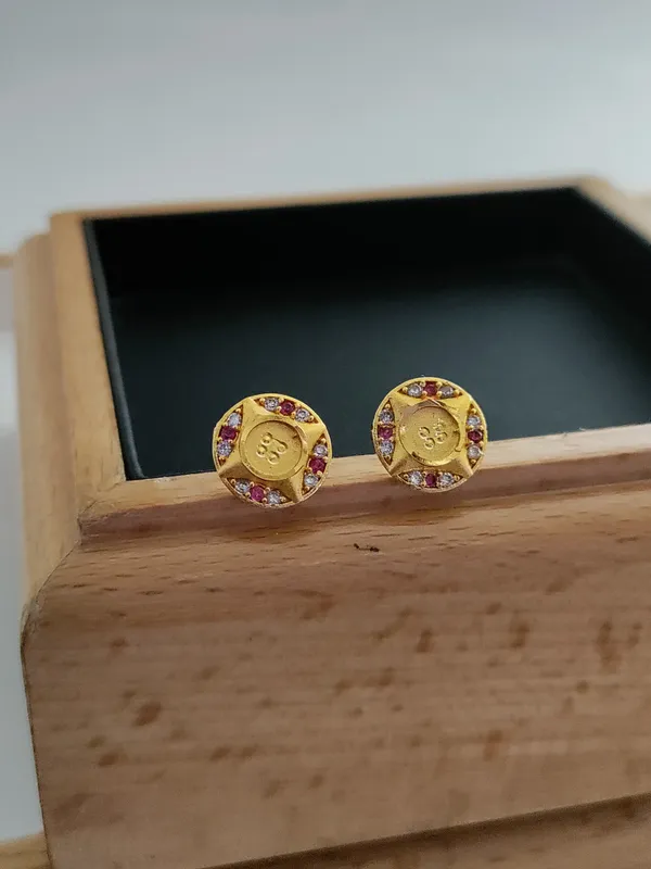 Gold_Brass_Micro_Plating_American_Diamond_Floral_Studs_For_Women