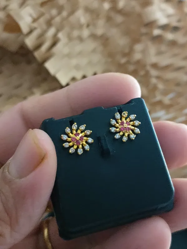 Gold_Brass_Micro_Plating_American_Diamond_Floral_Studs_For_Women