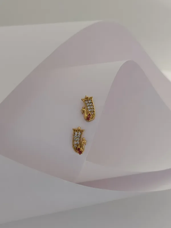 Gold_Brass_Micro_Plating_American_Diamond_Floral_Studs_For_Women
