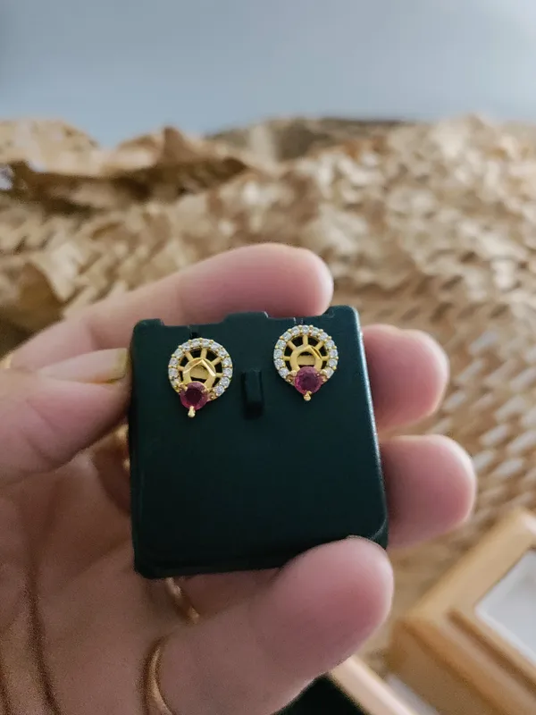 Gold_Brass_Micro_Plating_American_Diamond_Floral_Studs_For_Women