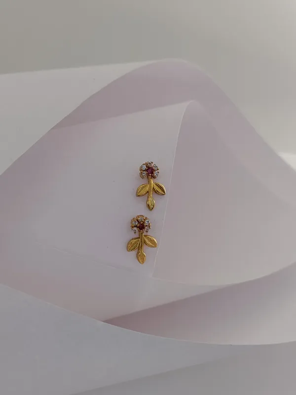 Gold_Brass_Micro_Plating_American_Diamond_Floral_Studs_For_Women