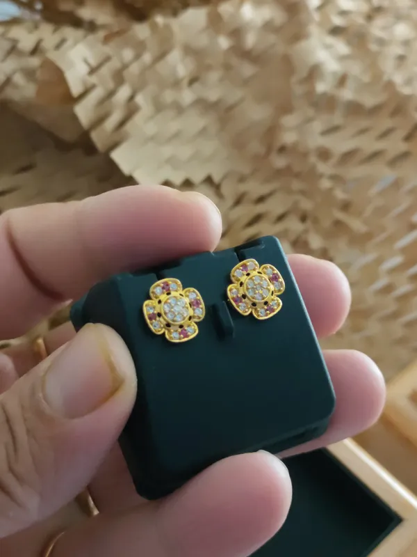 Gold_Brass_Micro_Plating_American_Diamond_Floral_Studs_For_Women