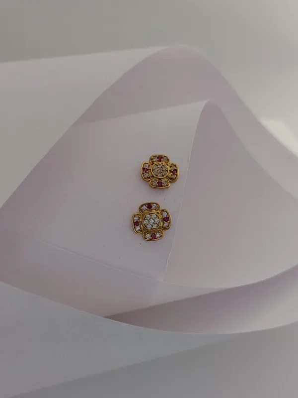 Gold_Brass_Micro_Plating_American_Diamond_Floral_Studs_For_Women