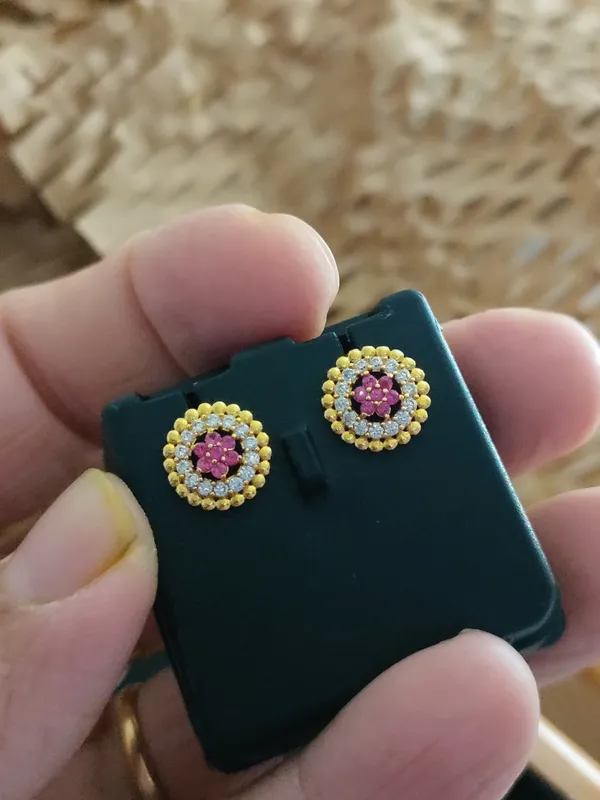 Gold_Brass_Micro_Plating_American_Diamond_Floral_Studs_For_Women
