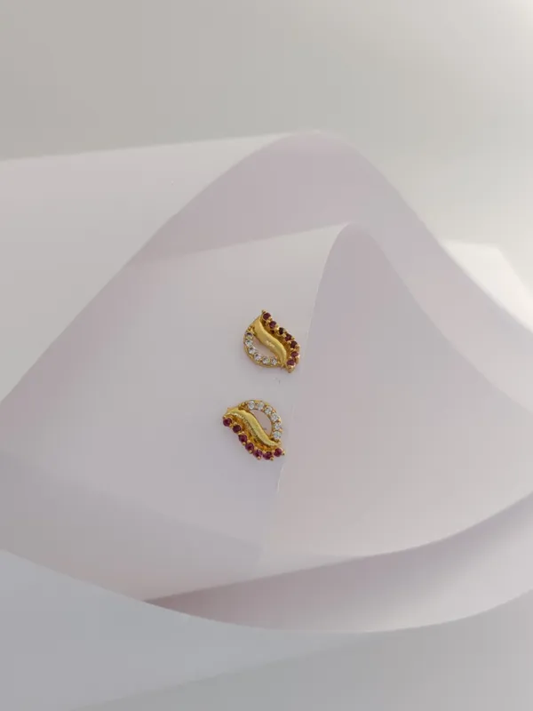 Gold_Brass_Micro_Plating_American_Diamond_Floral_Studs_For_Women