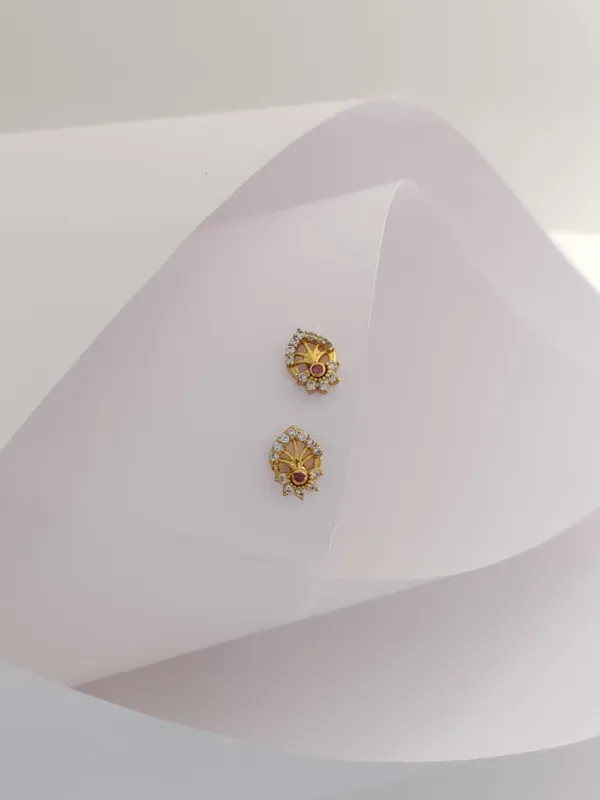 Gold_Brass_Micro_Plating_American_Diamond_Floral_Studs_For_Women