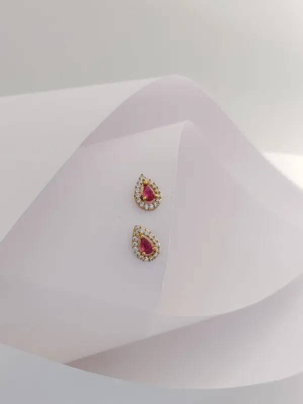 Gold_Brass_Micro_Plating_American_Diamond_Floral_Studs_For_Women