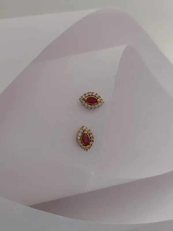 Gold_Brass_Micro_Plating_American_Diamond_Floral_Studs_For_Women