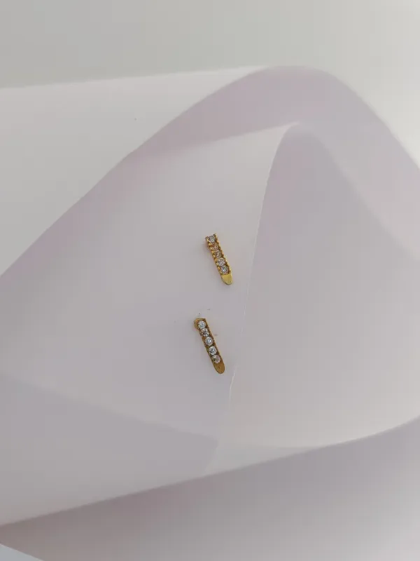 Gold_Brass_Micro_Plating_American_Diamond_Floral_Studs_For_Women