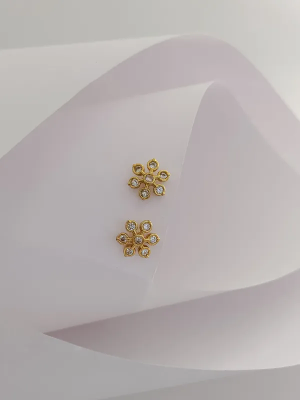 Gold_Brass_Micro_Plating_American_Diamond_Floral_Studs_For_Women