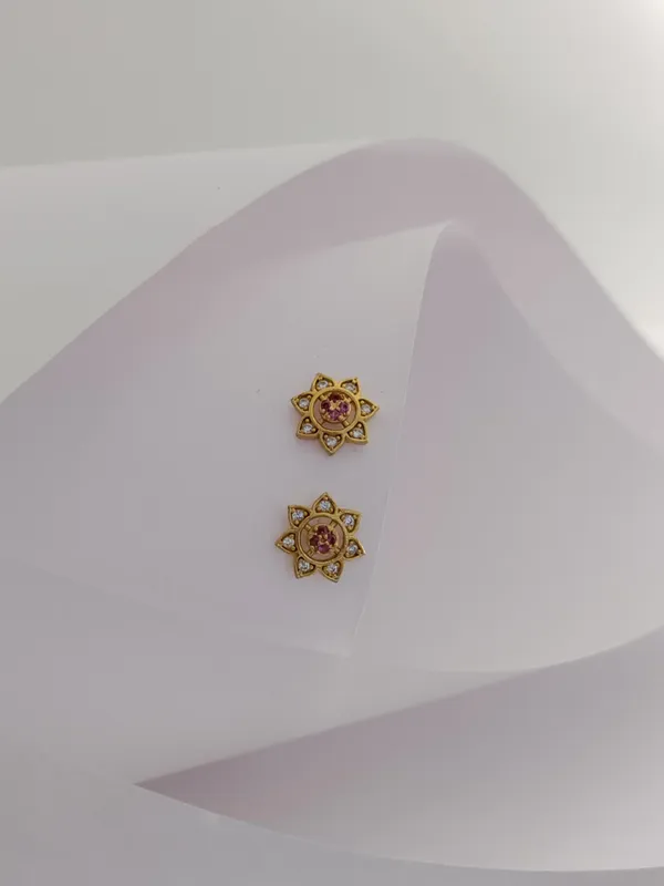 Gold_Brass_Micro_Plating_American_Diamond_Floral_Studs_For_Women