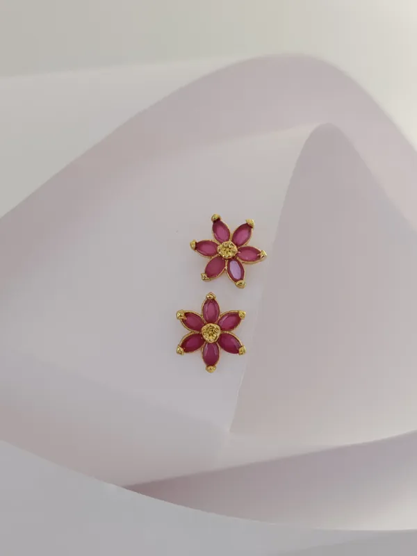 Gold_Brass_Micro_Plating_American_Diamond_Floral_Studs_For_Women