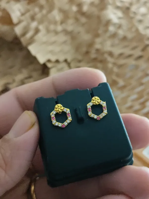 Gold_Brass_Micro_Plating_American_Diamond_Floral_Studs_For_Women