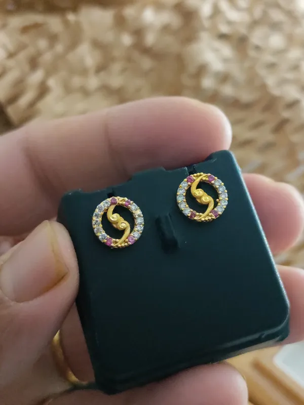 Gold_Brass_Micro_Plating_American_Diamond_Floral_Studs_For_Women