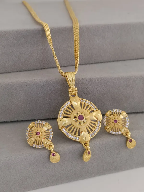 Gold_Brass_Micro_Plating_American_Diamond_Pendant_With_Chain_For_Women