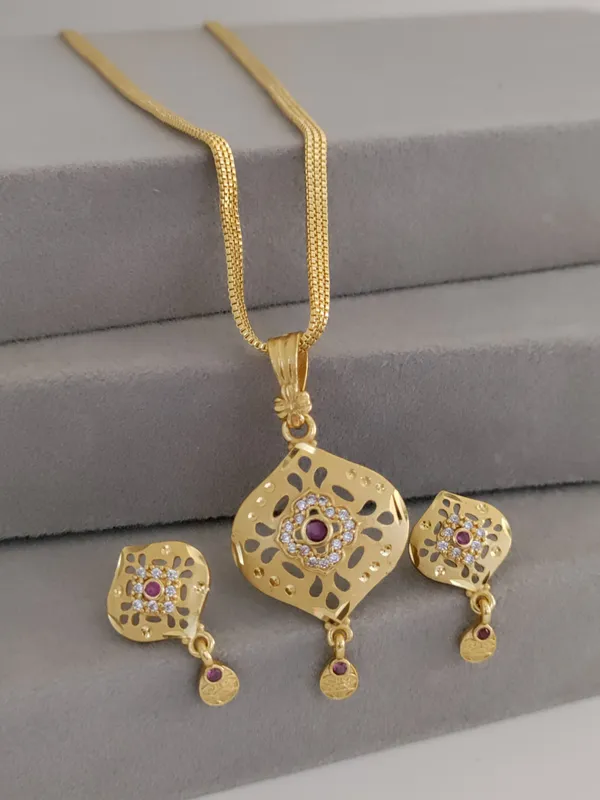 Gold_Brass_Micro_Plating_American_Diamond_Pendant_With_Chain_For_Women