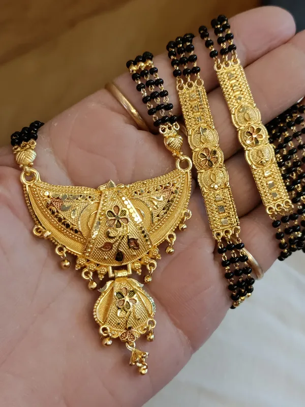 Gold_Brass_Gold-Plated_Mangalsutra_For_Women