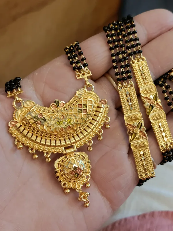 Gold_Brass_Gold-Plated_Mangalsutra_For_Women