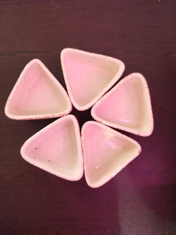 KANHA_ENTERPRISES_Printed_Ceramic_Bowl_Set_Ceramic_Handicrafted_Serving_Bowls_Set?Snacks,_Dips_&_Condiments_Saucer_Set?Chatney_Bowl_Set_(Set_of_6)_(Geometric_Triangular_Shape_Pink_White_Texture)