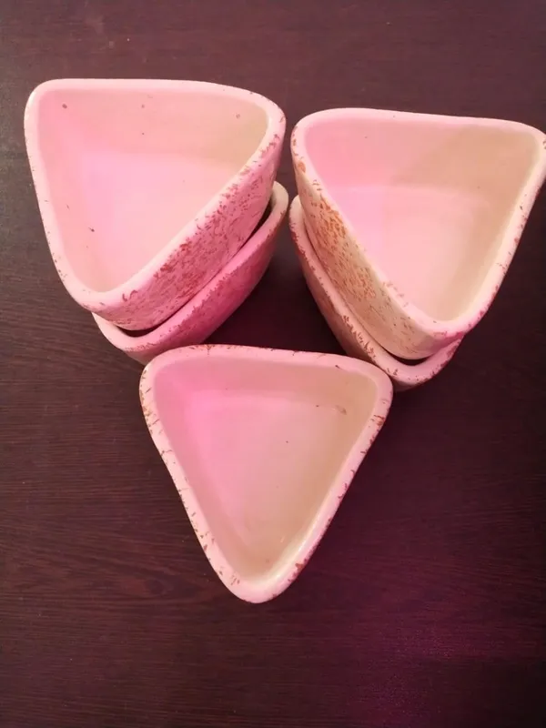 KANHA_ENTERPRISES_Printed_Ceramic_Bowl_Set_Ceramic_Handicrafted_Serving_Bowls_Set?Snacks,_Dips_&_Condiments_Saucer_Set?Chatney_Bowl_Set_(Set_of_6)_(Geometric_Triangular_Shape_Pink_White_Texture)
