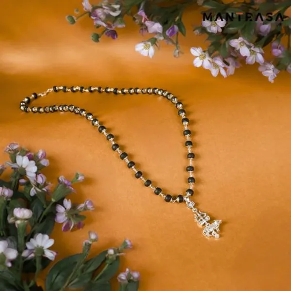 Mahesh_Babu_Trending_SSMB29_Varanasi_Movie_Pendant_Silver_Plated_Karungali_Mala