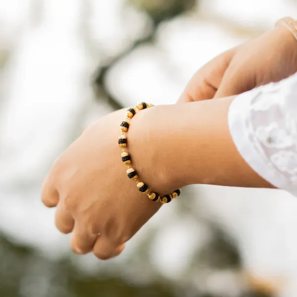 Staunch_Gold_Plated_Rudraksha_Bracelet_For_Him_&_Her