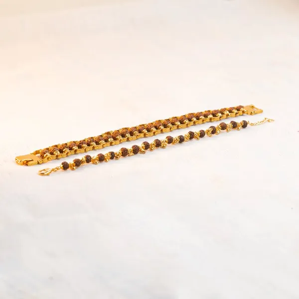 Rakhi_Box_-_Modern+Pious_Rudraksha_Rakhi_For_Bhaiya_&_Bhabhi