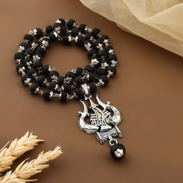 Om_Shiva_Trishool_Pendant_Silver_Plated_Karungali_Mala