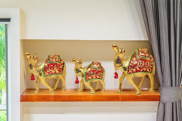 Hastcraft_Camel_Showpiece_Set_of_3,_Meenakari_Handcrafted_Metal_Decorative_Camel_Family_Elegant_Figurines_(Gold_Finish,_Multicolor)