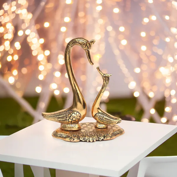 Hastcraft_Golden_Swan_Pair-_Love_Birds_Decorative_Showpiece_|_Metal_Swan_Couple_Figurine_for_Home_Décor,_Living_Room,_Bedroom,_Office_&_Gifting_(23_cm_Height)