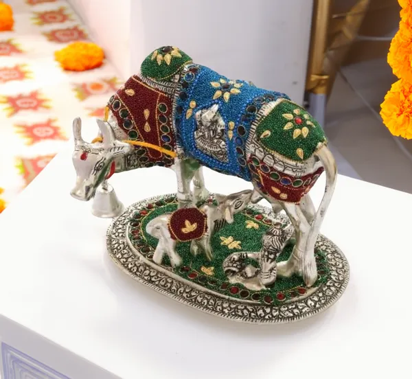 Silver_Metal_Premium_&_Elegant_Kamdhenu_Cow_With_Calf