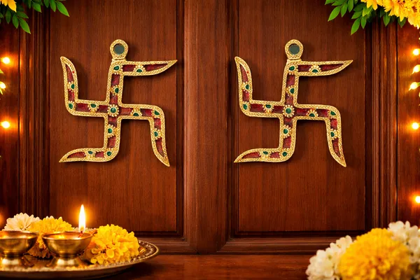 Hastcraft_Metal_Swastik_Wall_Hanging_with_Red_Green_Meenakari_Work,_Gold_Plated_Showpiece_for_Home_Décor_and_Auspicious_Gift_(Set_of_2)