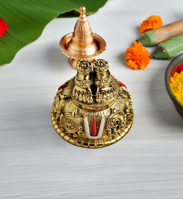 Gold_Metal_Premium_&_Elegant_Tirupati_Balaji_Charan_Paduka