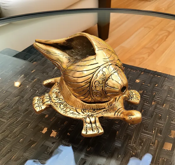 Gold_Metal_Premium_&_Elegant_Shankh_On_Kachua_Stand