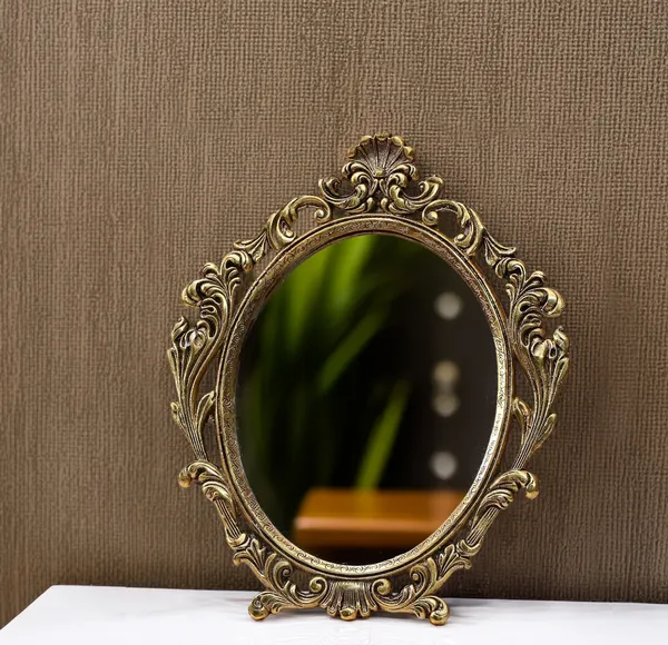 Gold_Metal_Premium_&_Elegant_Oval_Table_Mirror