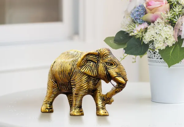 Gold_Metal_Premium_&_Elegant_African_Elephant_Showpiece