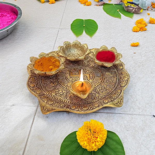Gold_Metal_Premium_&_Elegant_Pooja_Thali_With_Diya