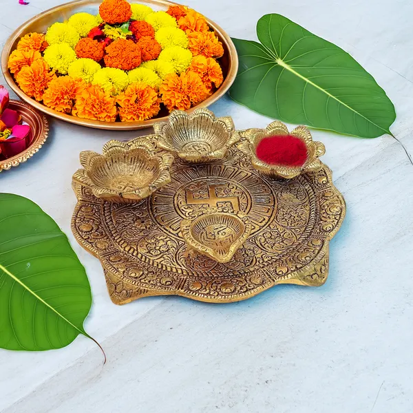 Gold_Metal_Premium_&_Elegant_Pooja_Thali_With_Diya