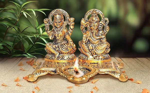 Gold_Metal_Premium_&_Elegant_Lakshmi-Ganesh_Idol_With_Diya