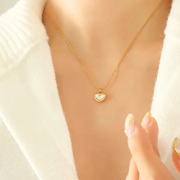 White_Heart_Pendant_Necklace