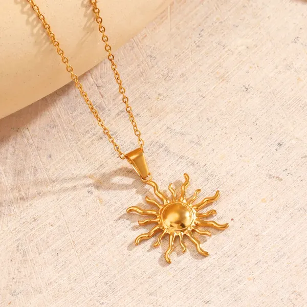 Bold_Sunburst_Pendant_Necklace