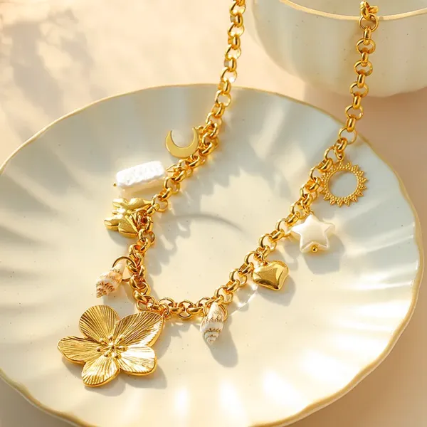 Chunky_Golden_Foral_Necklace