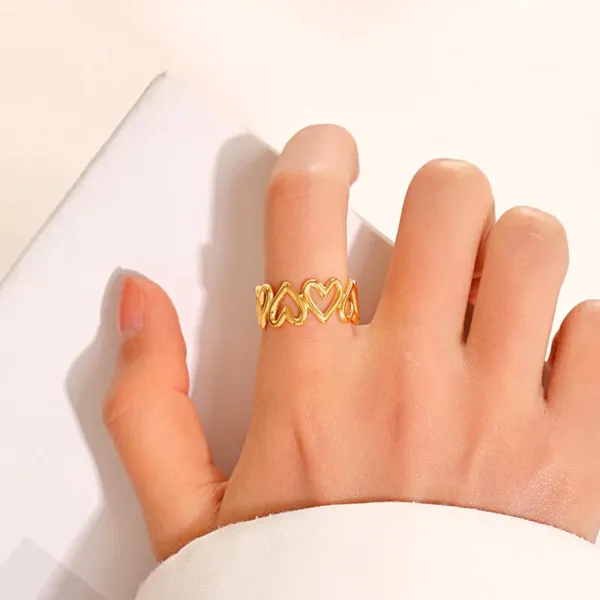 Heart_Loop_Open_Band_Ring