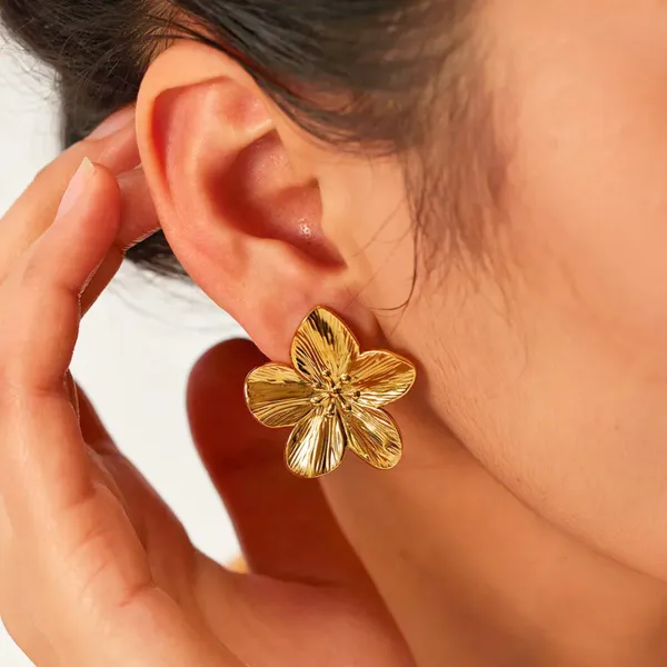 Golden_Flower_Petal_Stud_Earrings