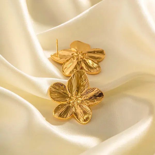 Golden_Flower_Petal_Stud_Earrings