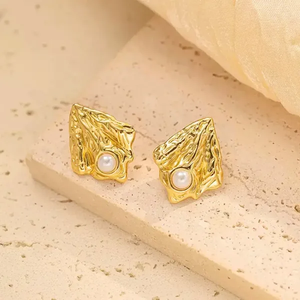 Hammered_Leaf_Petal_Pearl_Stud_Earrings