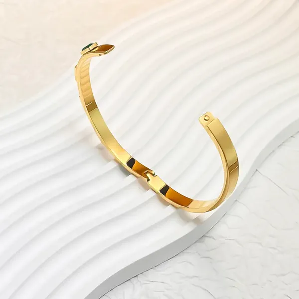 Baguette_Green_Stone_Cuff_Bangle
