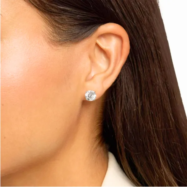 Round_Cut_Solitaire_Stud_Earrings_With_4_Carat_Look