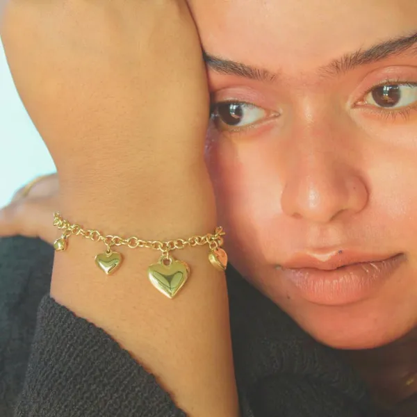 Puffy_Hearts_Charm_Bracelet_For_Women