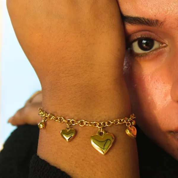 Puffy_Hearts_Charm_Bracelet_For_Women